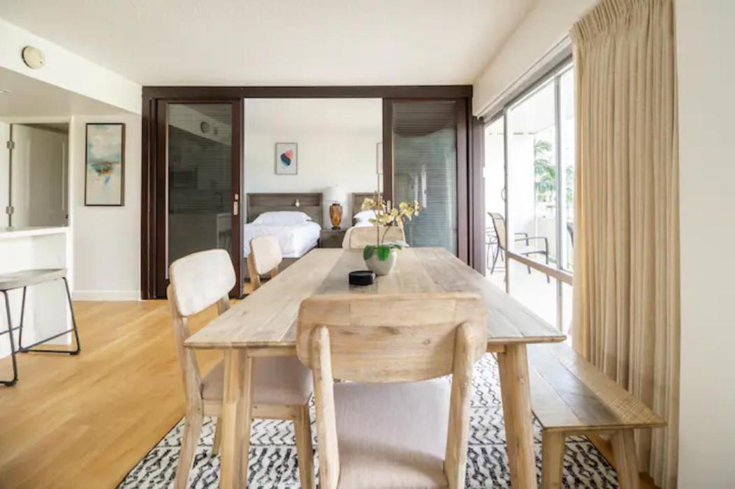 And Palm View Oceanfront Bliss With Free Parking Apartment Honolulu